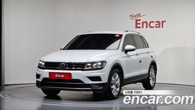 Volkswagen Tiguan 2-го поколения 2.0 TDI Premium - фото 0