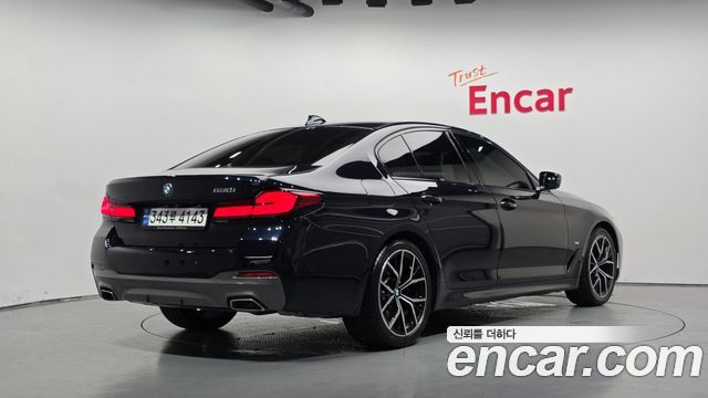 BMW 5-Series G30 530i M Sport Package - фото 1