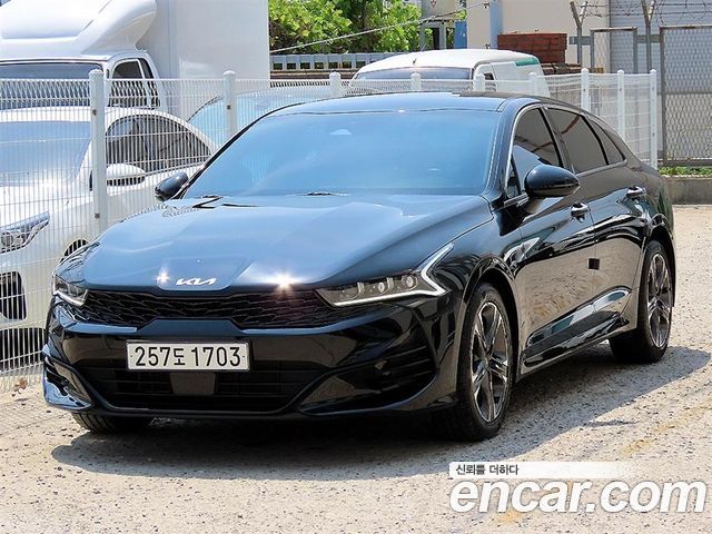 Kia K5 3-го поколения 2.0 Prestige - фото 1