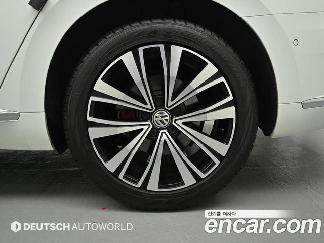 Volkswagen Arteon 2.0 TDI Premium - фото 4