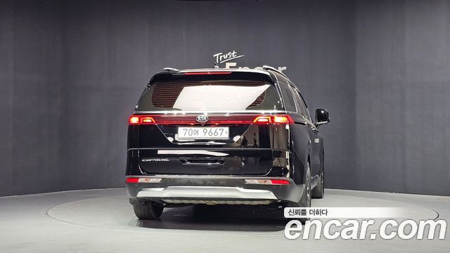 Kia Carnival 4-го поколения 11-Seater Signature - фото 3