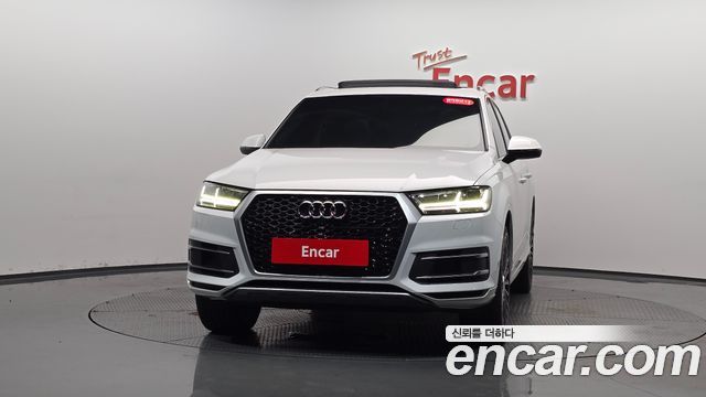 Audi Q7 45 TFSI Quattro - фото 1