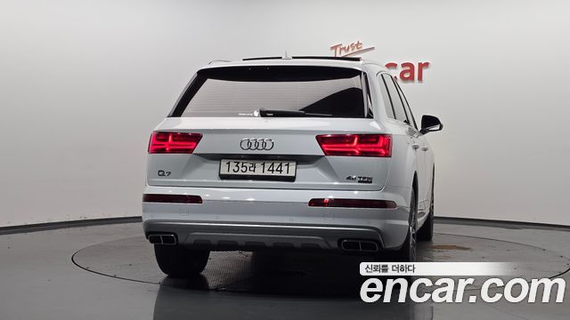 Audi Q7 45 TFSI Quattro - фото 2