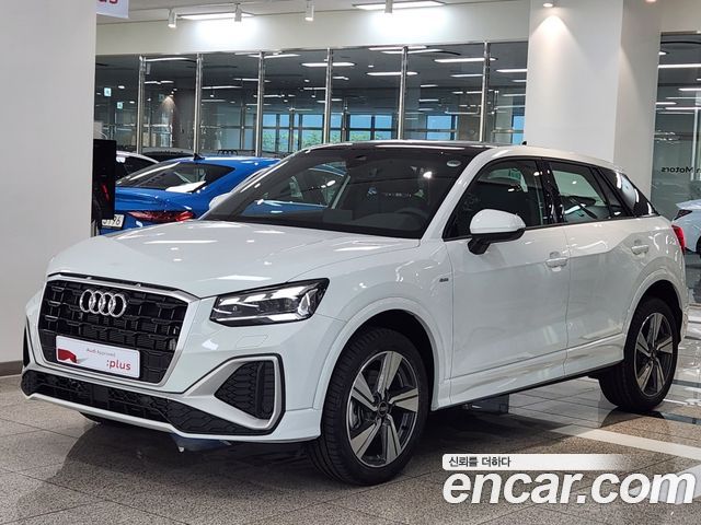 Audi Q2 35 TDI Premium - фото 0