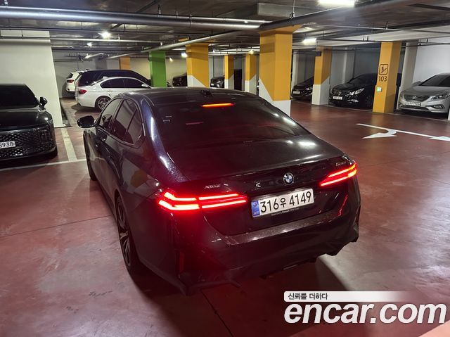 BMW 5-Series G60 530i xDrive M Sport - фото 3