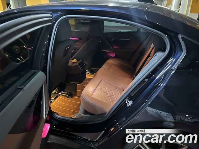 BMW 5-Series G60 530i xDrive M Sport - фото 4