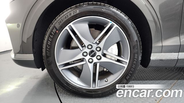 Genesis GV70 e-AWD - фото 4