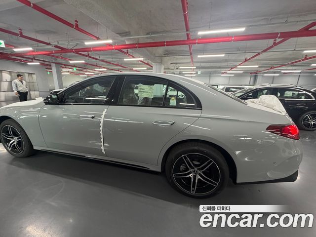 Mercedes-Benz E-Class W214 E300 4MATIC AMG Line - фото 1