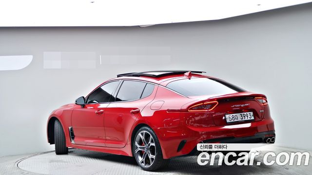 Kia Stinger 2.0 Turbo AWD Platinum - фото 3