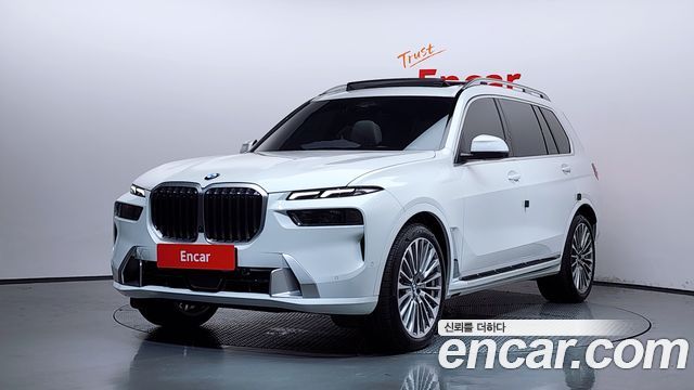 BMW X7 G07 xDrive 40i Design Pure Excellence 6-Seater - фото 0