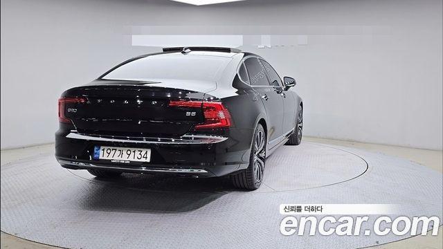 Volvo S90 B5 Ultimate Bright - фото 1