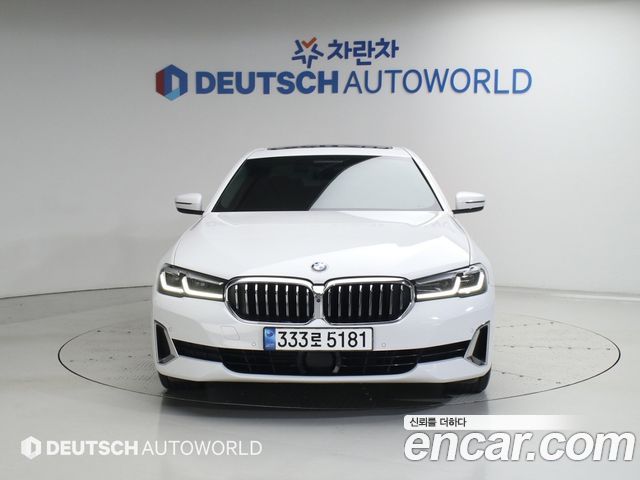 BMW 5-Series G30 523d Luxury - фото 2