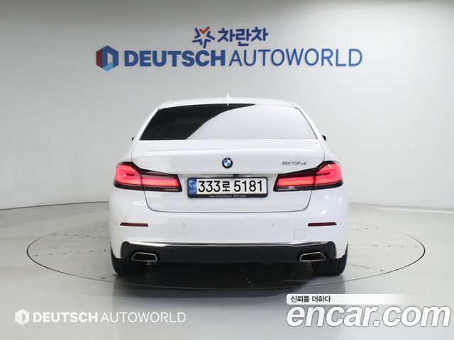 BMW 5-Series G30 523d Luxury - фото 3