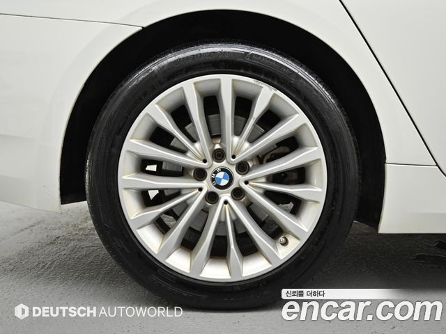 BMW 5-Series G30 523d Luxury - фото 4