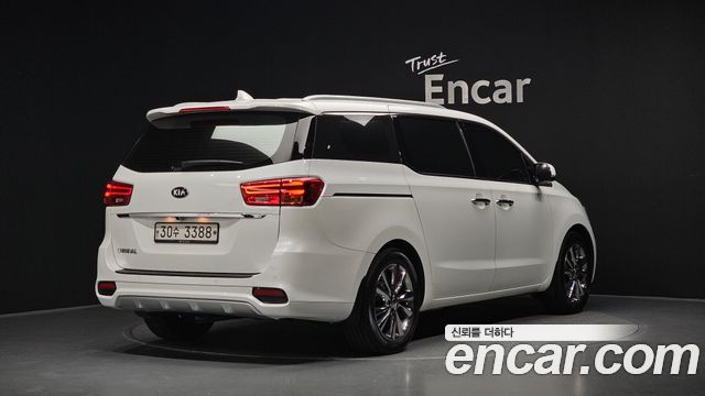 Kia Carnival Новый 9-Seater Noblesse Special - фото 1