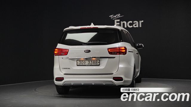 Kia Carnival Новый 9-Seater Noblesse Special - фото 3