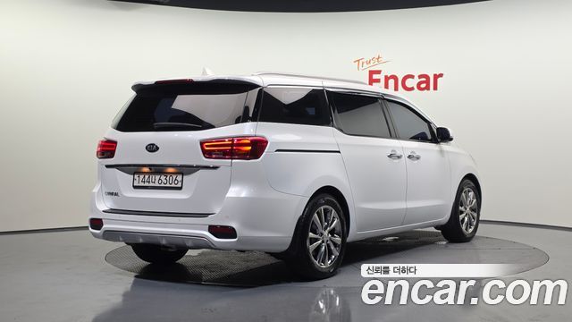 Kia Carnival Новый 9-Seater Prstige - фото 1