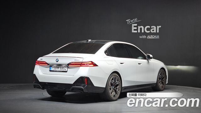 BMW 5-Series G60 530i xDrive M Sport Pro Special Edition - фото 1