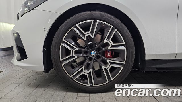 BMW 5-Series G60 530i xDrive M Sport Pro Special Edition - фото 4