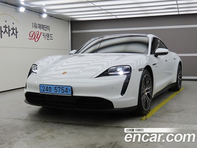 Porsche Taycan Base - фото 0