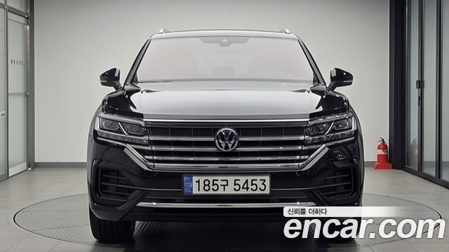 Volkswagen Touareg 3-го поколения 3.0 TDI Prestige - фото 0