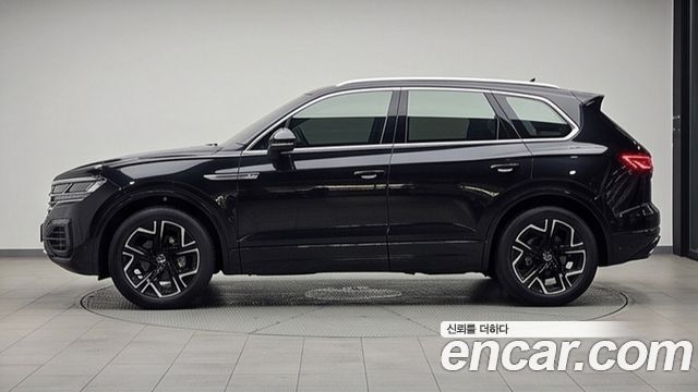 Volkswagen Touareg 3-го поколения 3.0 TDI Prestige - фото 1