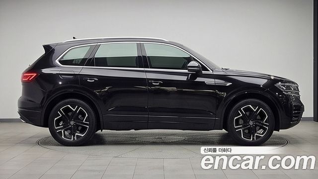 Volkswagen Touareg 3-го поколения 3.0 TDI Prestige - фото 3