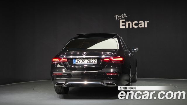 Mercedes-Benz E-Class W213 E350 4MATIC AMG Line - фото 3