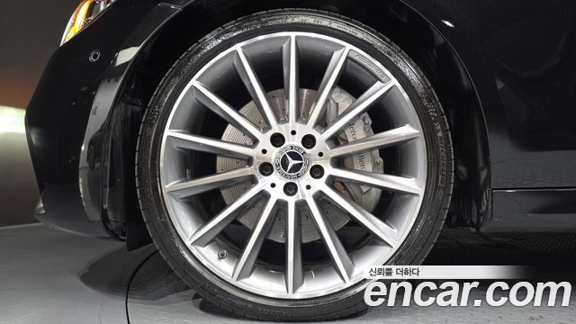 Mercedes-Benz E-Class W213 E350 4MATIC AMG Line - фото 4