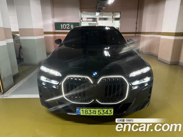 BMW 7-Series G70 740i xDrive M Sport - фото 0