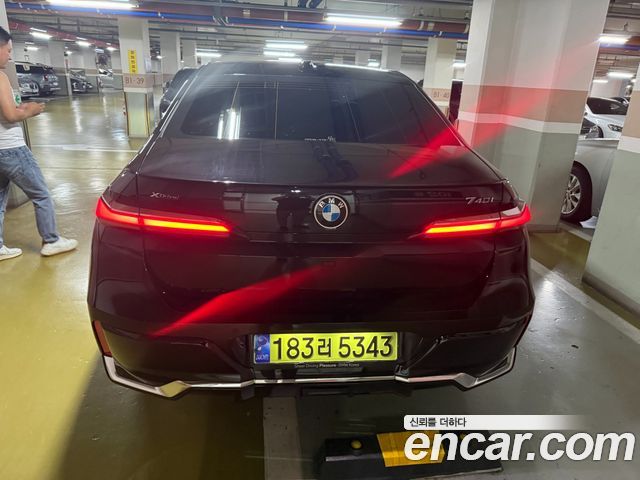 BMW 7-Series G70 740i xDrive M Sport - фото 2