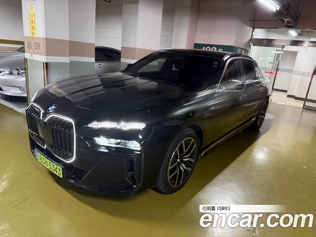BMW 7-Series G70 740i xDrive M Sport - фото 3