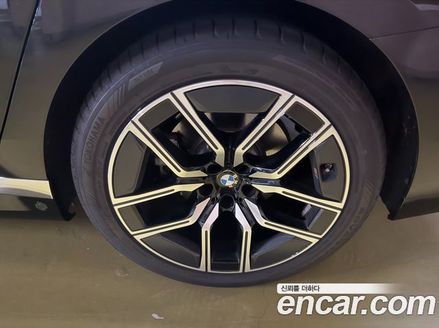 BMW 7-Series G70 740i xDrive M Sport - фото 4