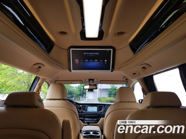 Kia Carnival Новый 9-Seater Hi-Limousine Noblesse Special - фото 0