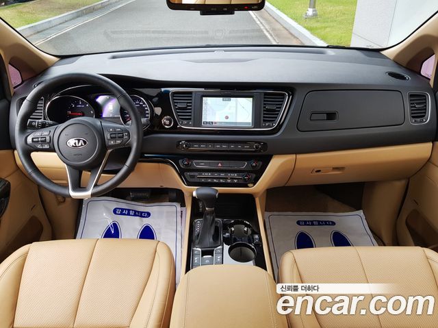 Kia Carnival Новый 9-Seater Hi-Limousine Noblesse Special - фото 1