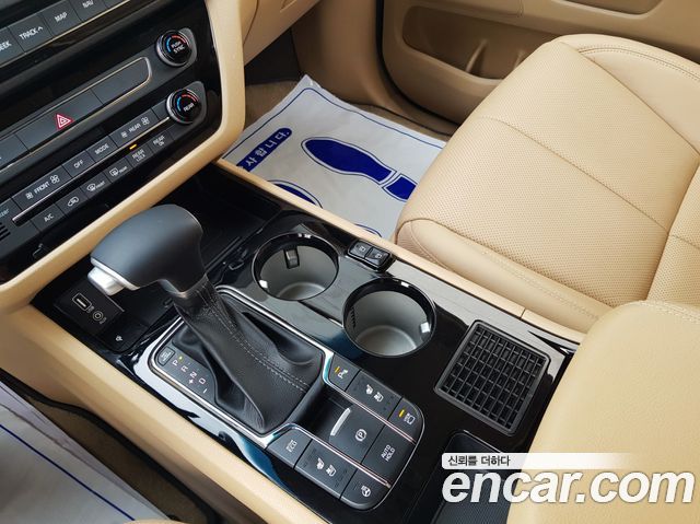 Kia Carnival Новый 9-Seater Hi-Limousine Noblesse Special - фото 3