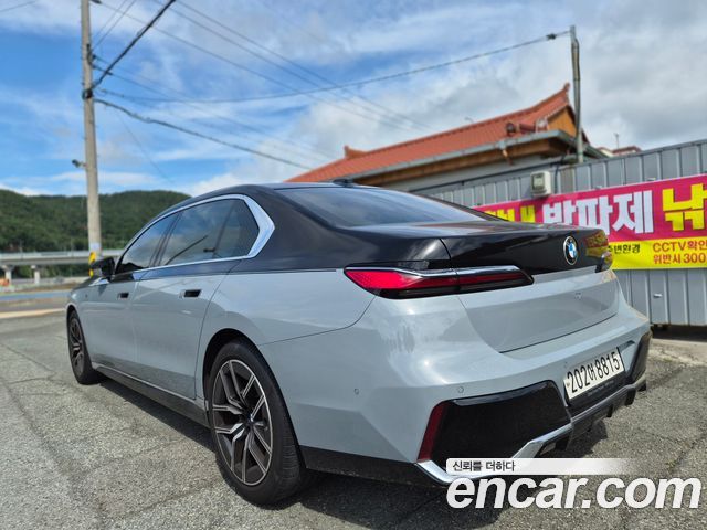 BMW 7-Series G70 740i xDrive M Sport - фото 2