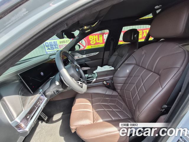 BMW 7-Series G70 740i xDrive M Sport - фото 4