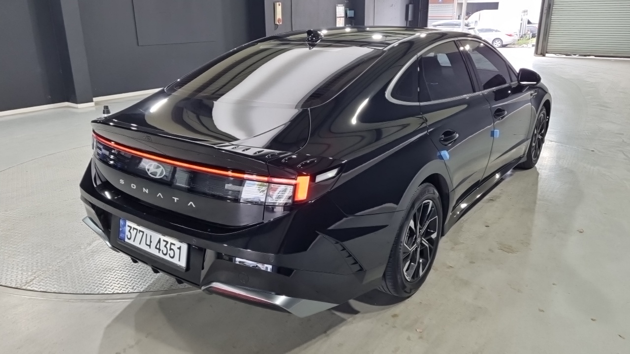 Hyundai Sonata DN8 2.0 Premium - фото 1