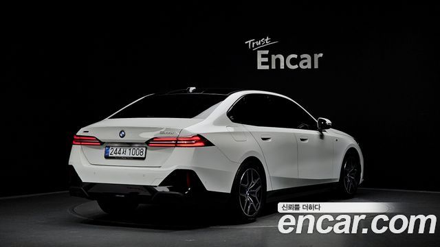 BMW 5-Series G60 523d xDrive M Sport - фото 1