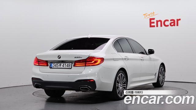 BMW 5-Series G30 530e M Sport - фото 1