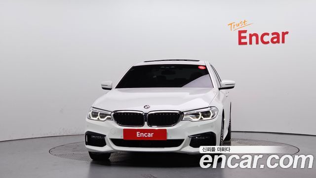 BMW 5-Series G30 530e M Sport - фото 2