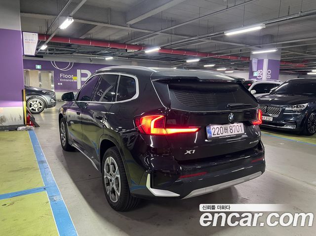 BMW X1 U11 xDrive 20i xLine - фото 2