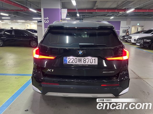BMW X1 U11 xDrive 20i xLine - фото 3