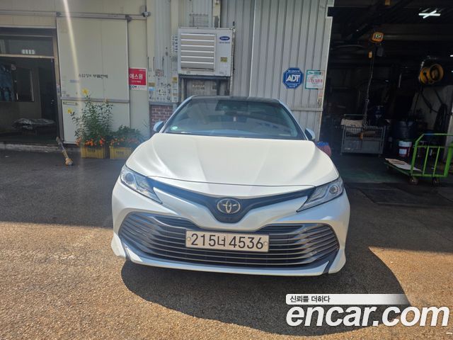 Toyota Camry XV70 2.5 - фото 0