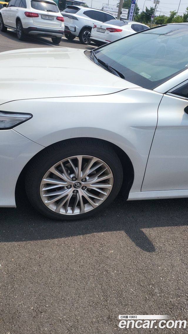 Toyota Camry XV70 2.5 - фото 3