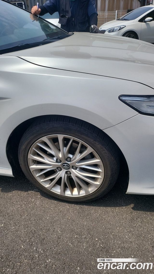 Toyota Camry XV70 2.5 - фото 4