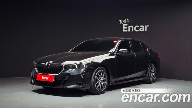 BMW 5-Series G60 520i Special Edition - фото 0