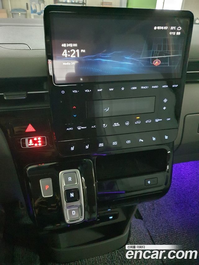 Hyundai Staria Lounge 7-Seater Inspiration - фото 0