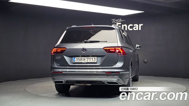 Volkswagen Tiguan 2.0 TDI Prestige - фото 3